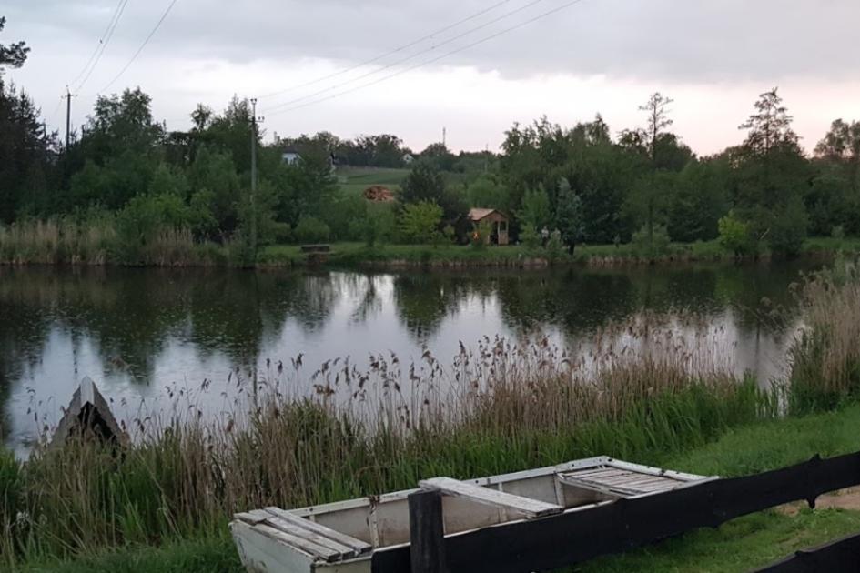 Рибалка на озері Кадан у с. Личанка Київської області